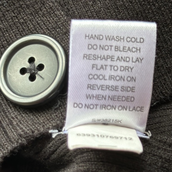 Take Out black V-neck button down cardigan with lace back detail, size S - Picture 7 of 7